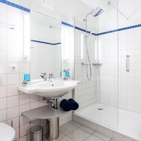 Kaiservillen - Mit 1 Schlafzimmer Und Balkon D224 *